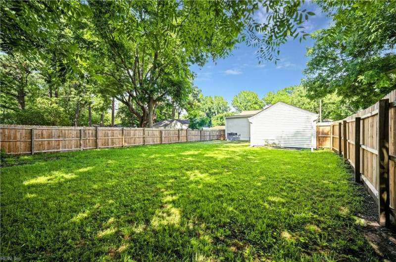 Photo 27 of 41 residential for sale in Portsmouth virginia