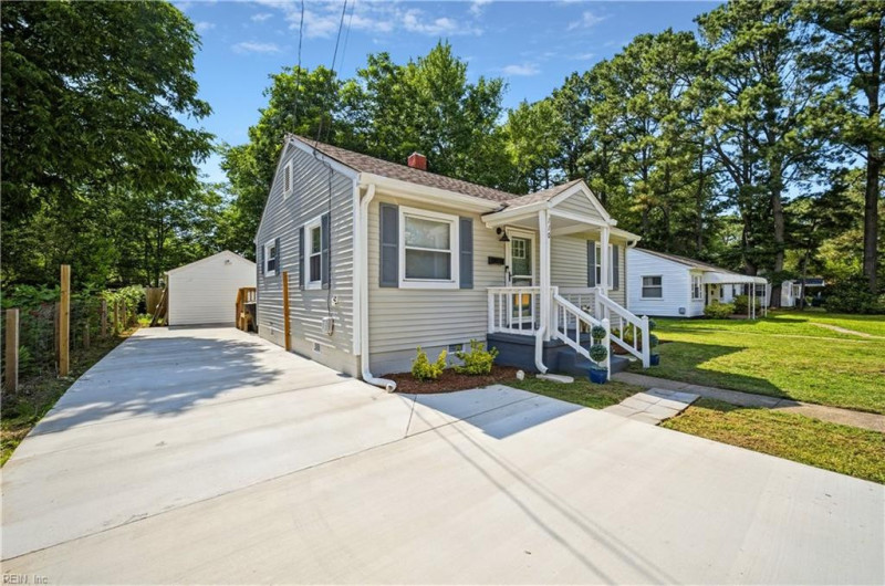 Photo 29 of 41 residential for sale in Portsmouth virginia