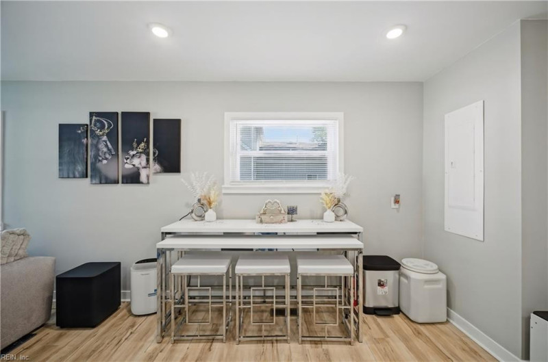 Photo 8 of 41 residential for sale in Portsmouth virginia