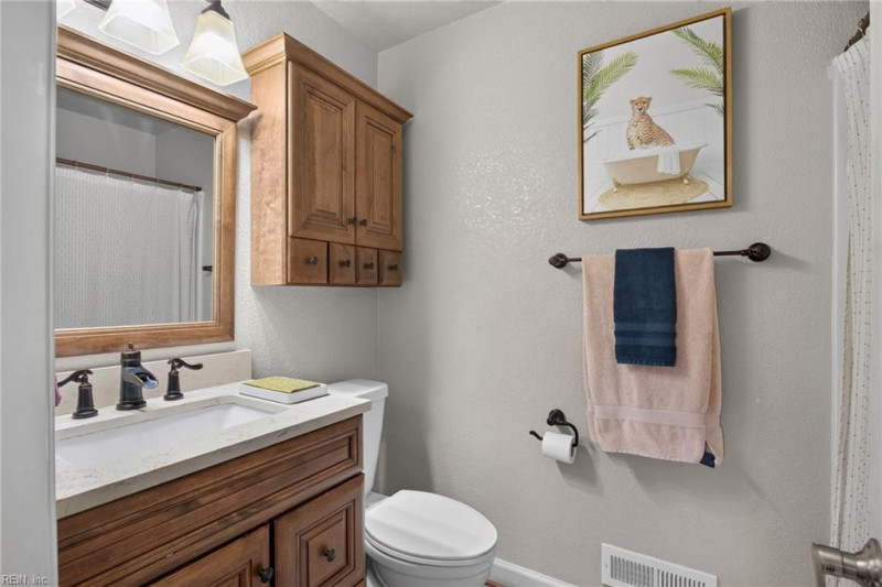 Photo 11 of 47 residential for sale in Virginia Beach virginia