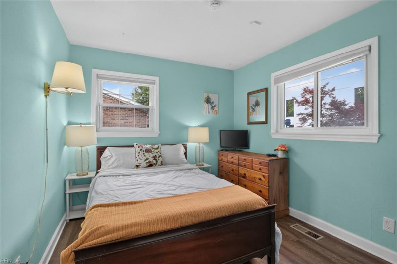 Photo 12 of 47 residential for sale in Virginia Beach virginia
