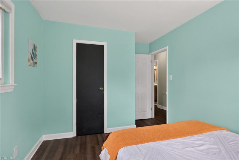 Photo 13 of 47 residential for sale in Virginia Beach virginia