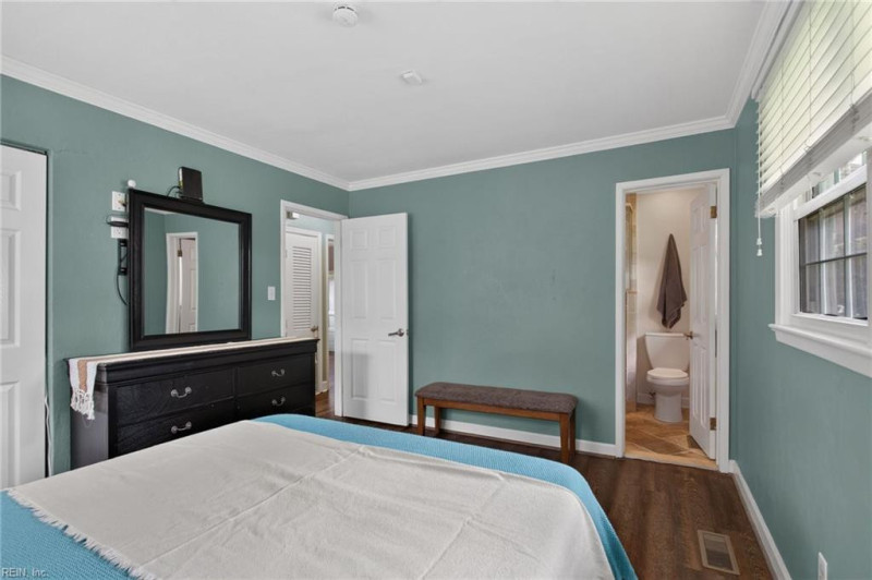 Photo 16 of 47 residential for sale in Virginia Beach virginia