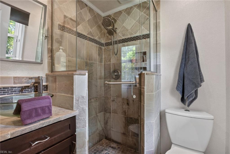 Photo 17 of 47 residential for sale in Virginia Beach virginia