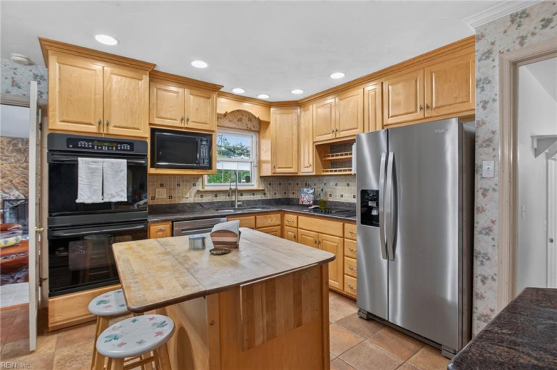 Photo 25 of 47 residential for sale in Virginia Beach virginia