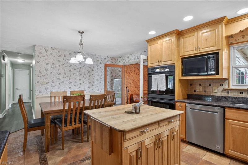 Photo 26 of 47 residential for sale in Virginia Beach virginia