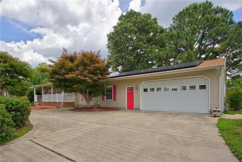 Photo 3 of 47 residential for sale in Virginia Beach virginia