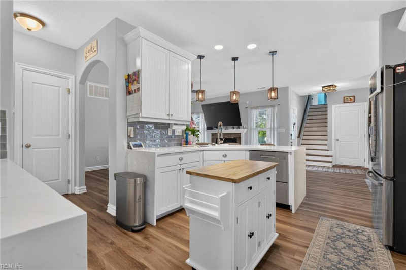 Photo 14 of 49 residential for sale in Virginia Beach virginia