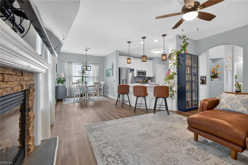 Photo 23 of 49 residential for sale in Virginia Beach virginia