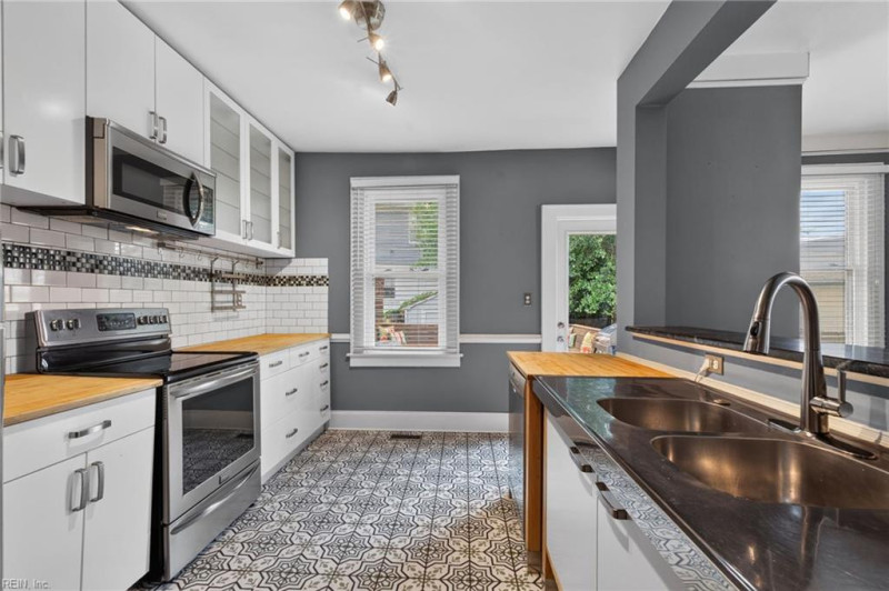 Photo 14 of 45 residential for sale in Norfolk virginia