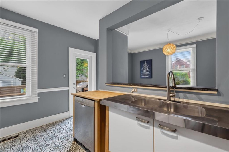Photo 15 of 45 residential for sale in Norfolk virginia