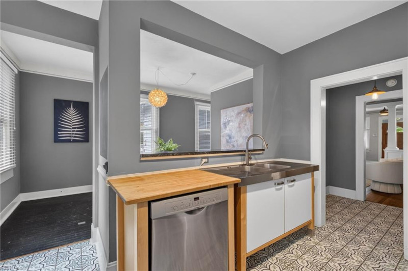 Photo 16 of 45 residential for sale in Norfolk virginia
