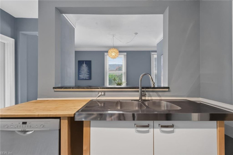 Photo 17 of 45 residential for sale in Norfolk virginia