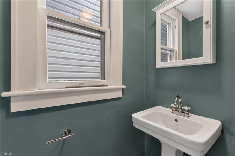 Photo 22 of 45 residential for sale in Norfolk virginia