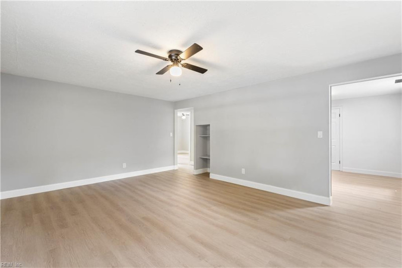 Photo 9 of 21 residential for sale in Chesapeake virginia