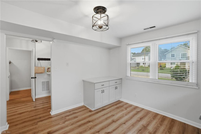 Photo 10 of 44 residential for sale in Virginia Beach virginia