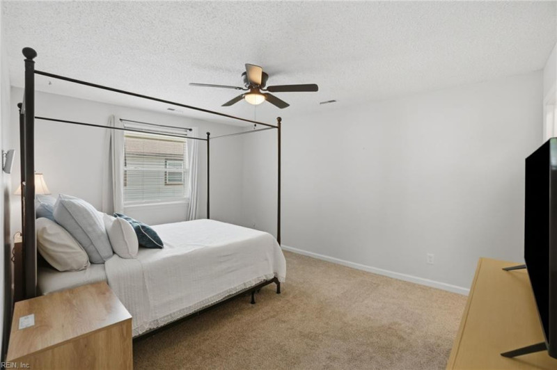 Photo 13 of 44 residential for sale in Virginia Beach virginia