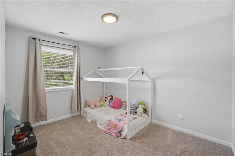 Photo 17 of 44 residential for sale in Virginia Beach virginia