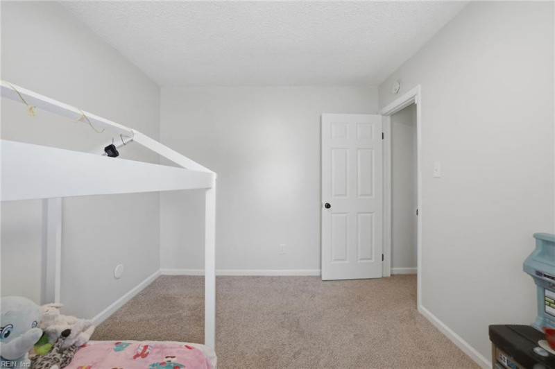 Photo 18 of 44 residential for sale in Virginia Beach virginia