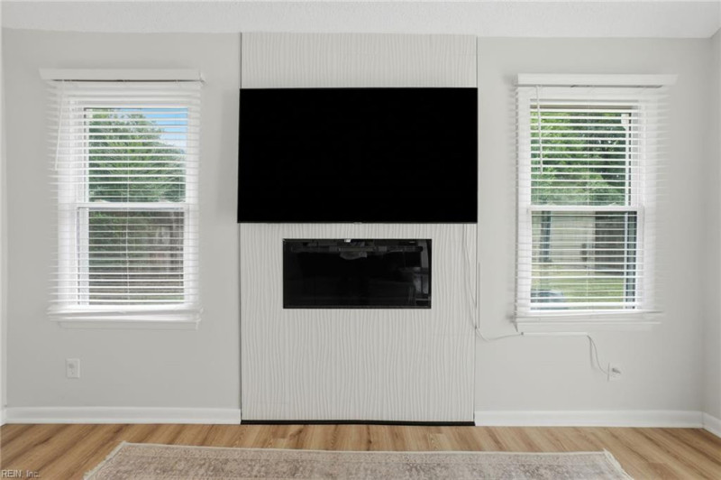 Photo 5 of 44 residential for sale in Virginia Beach virginia