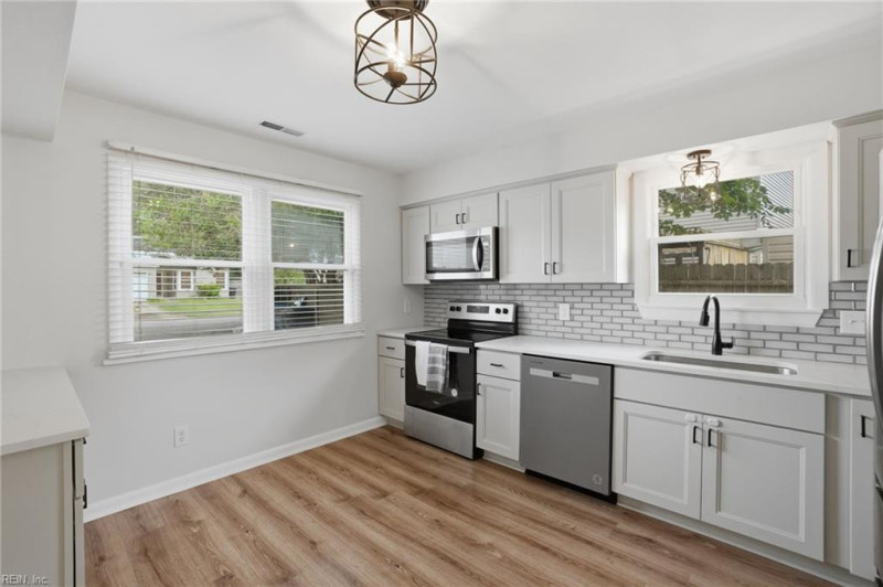 Photo 7 of 44 residential for sale in Virginia Beach virginia