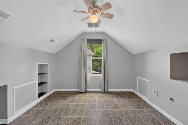 Photo 19 of 37 residential for sale in York County virginia
