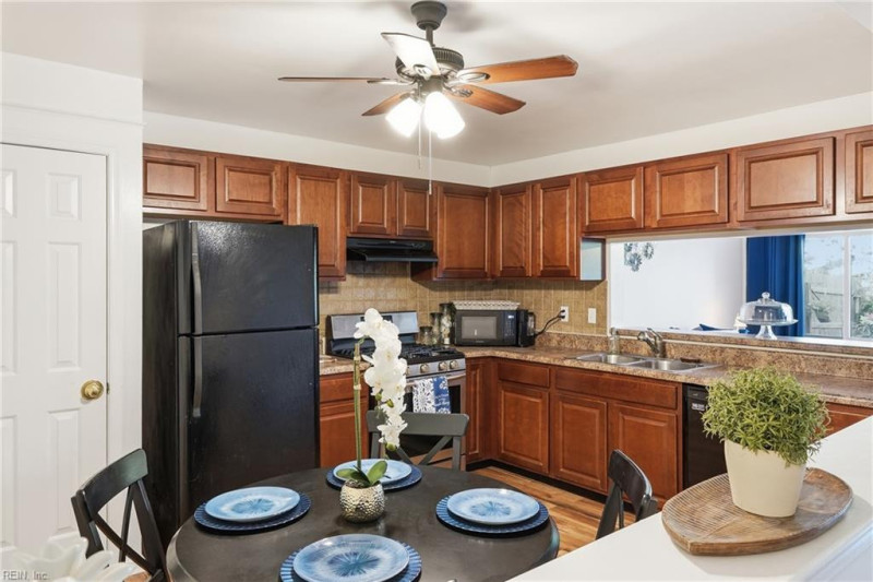 Photo 11 of 24 residential for sale in Virginia Beach virginia