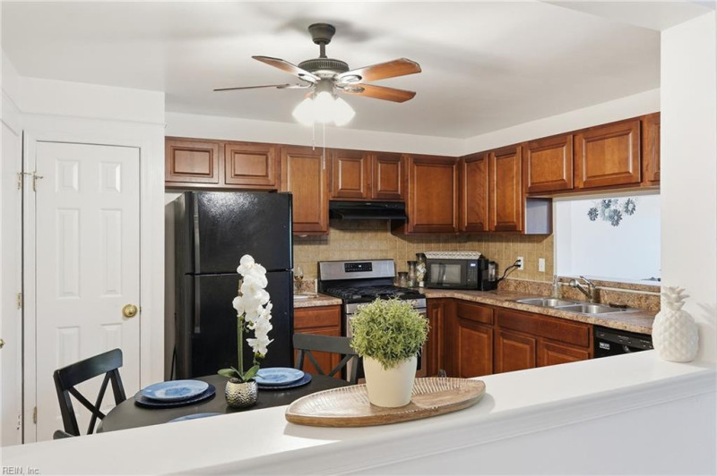 Photo 12 of 24 residential for sale in Virginia Beach virginia
