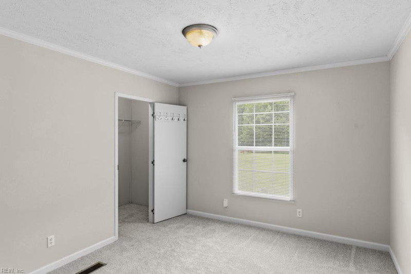 Photo 14 of 25 residential for sale in Gloucester County virginia
