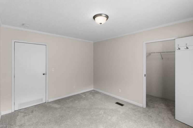 Photo 15 of 25 residential for sale in Gloucester County virginia