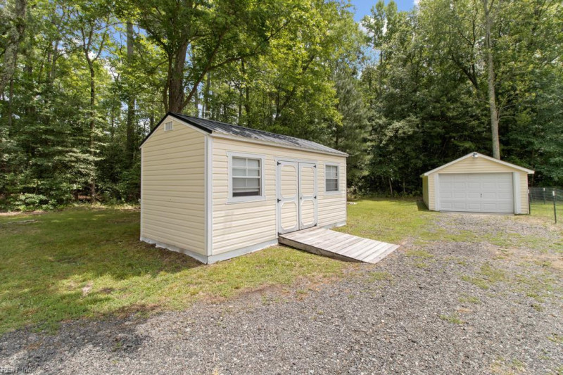 Photo 19 of 25 residential for sale in Gloucester County virginia