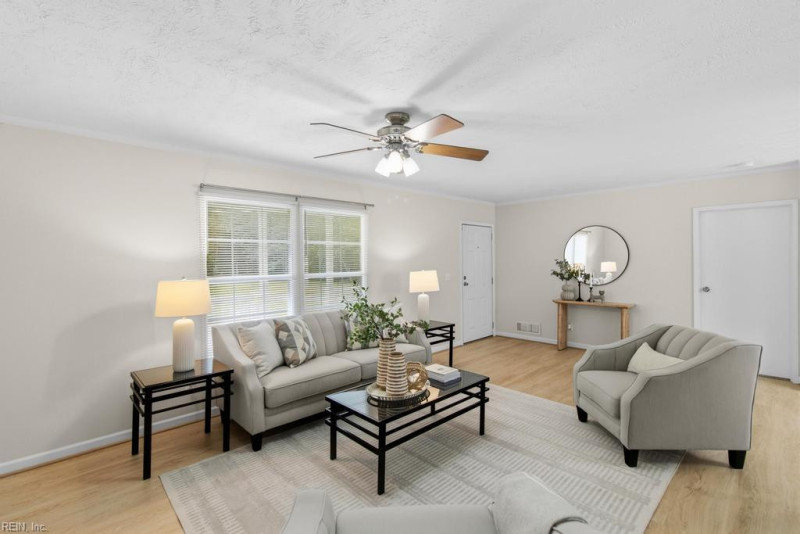 Photo 5 of 25 residential for sale in Gloucester County virginia