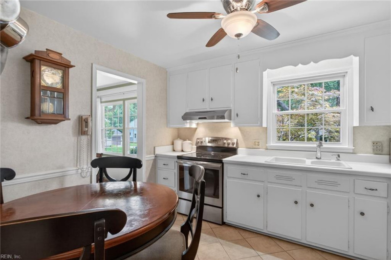 Photo 10 of 46 residential for sale in Newport News virginia