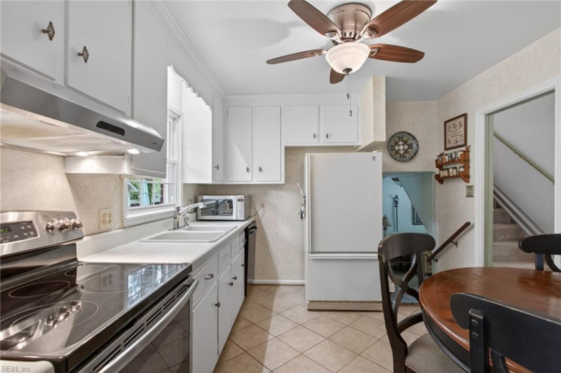 Photo 11 of 46 residential for sale in Newport News virginia