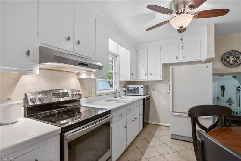 Photo 12 of 46 residential for sale in Newport News virginia