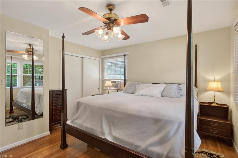 Photo 27 of 46 residential for sale in Newport News virginia