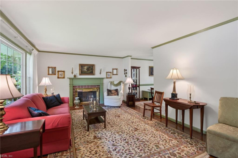 Photo 4 of 46 residential for sale in Newport News virginia