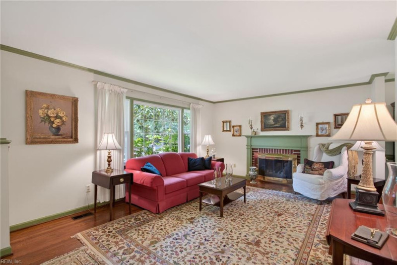 Photo 5 of 46 residential for sale in Newport News virginia