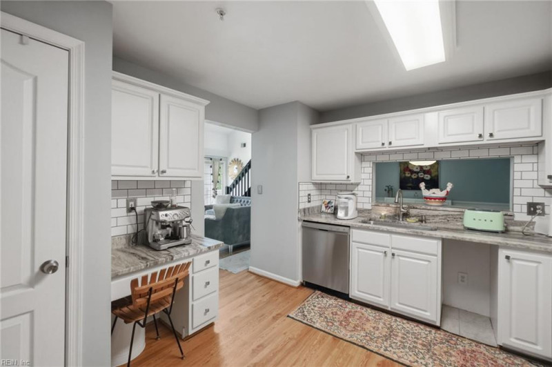Photo 13 of 41 residential for sale in Virginia Beach virginia