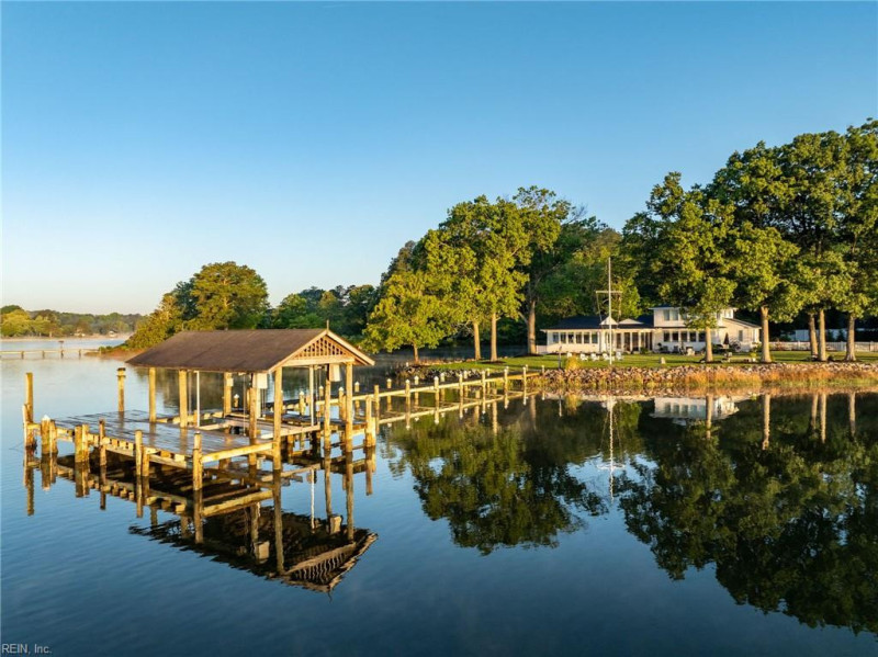 Photo 3 of 50 residential for sale in Gloucester County virginia