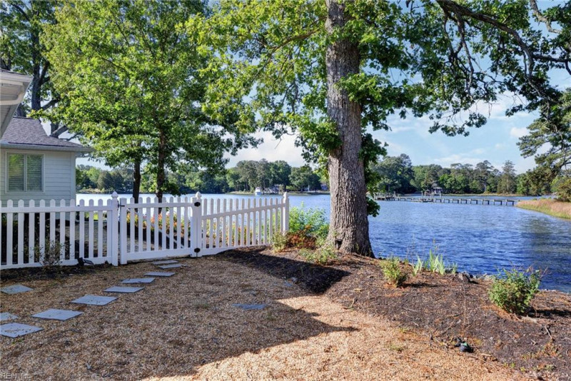 Photo 40 of 50 residential for sale in Gloucester County virginia