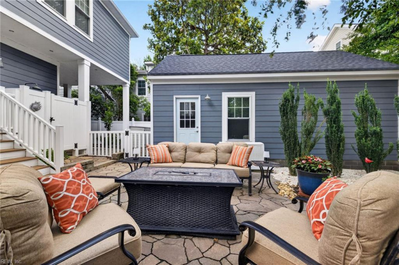 Photo 18 of 49 residential for sale in Virginia Beach virginia