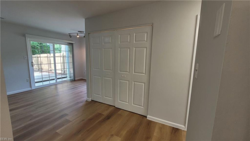 Photo 10 of 41 residential for sale in York County virginia