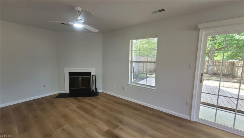 Photo 16 of 41 residential for sale in York County virginia