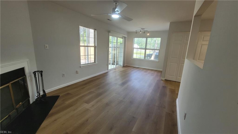 Photo 17 of 41 residential for sale in York County virginia