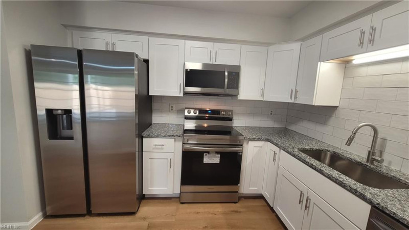 Photo 18 of 41 residential for sale in York County virginia