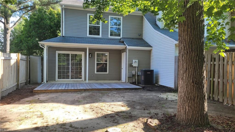 Photo 2 of 41 residential for sale in York County virginia