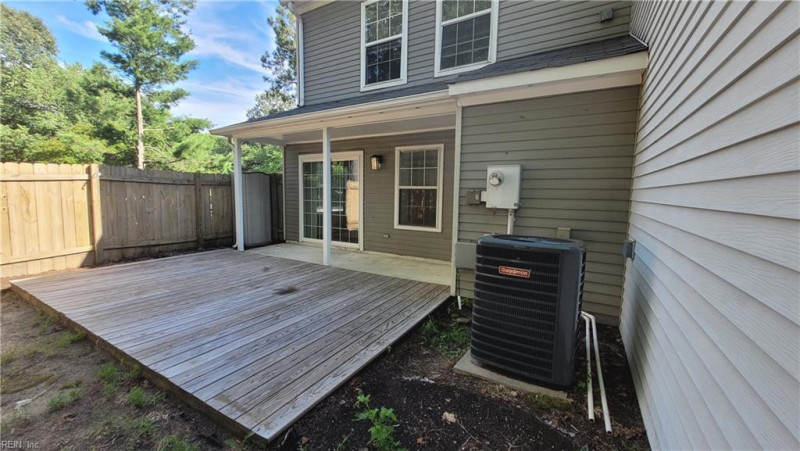 Photo 5 of 41 residential for sale in York County virginia