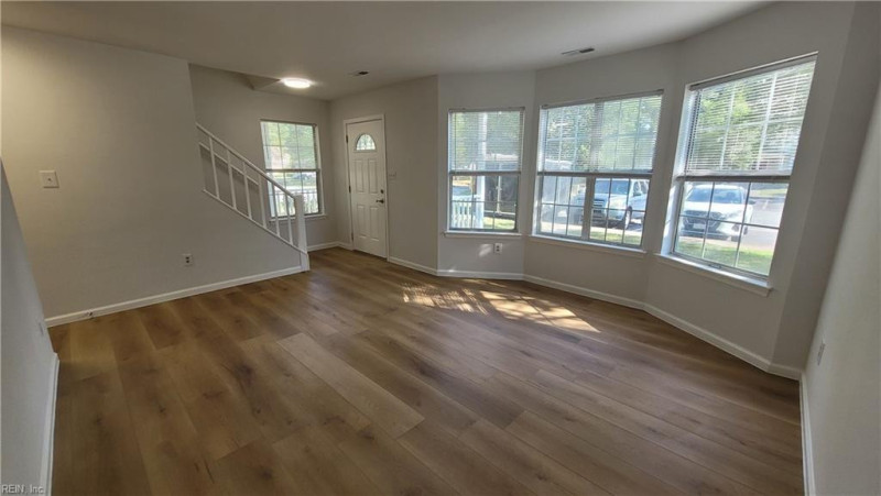Photo 7 of 41 residential for sale in York County virginia