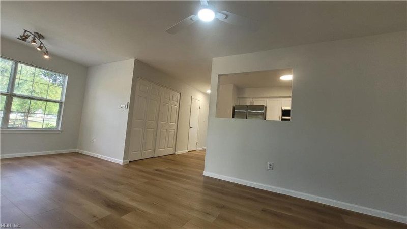 Photo 9 of 41 residential for sale in York County virginia
